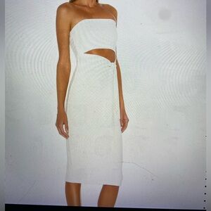 Elegant White Strapless Dress